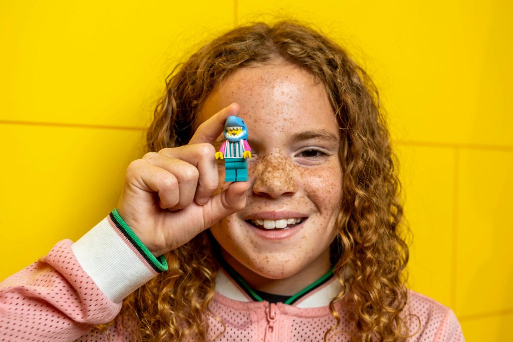 Petite fille à Lego Bruxelles